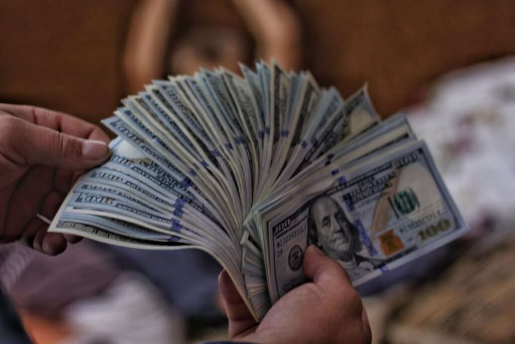 dollars- counting-money-language